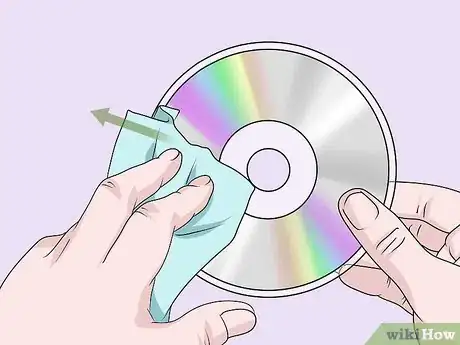 Imagen titulada Clean a PS4 Disc Step 2