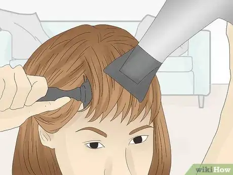 Imagen titulada Feather Hair Around Your Face Step 15