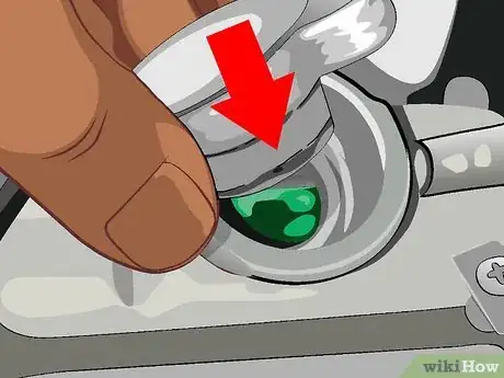 Imagen titulada Change a Car Radiator Step 25