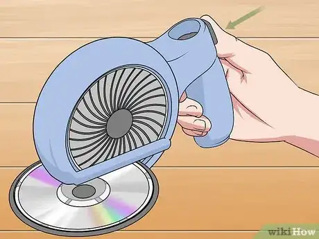 Imagen titulada Clean a PS4 Disc Step 7