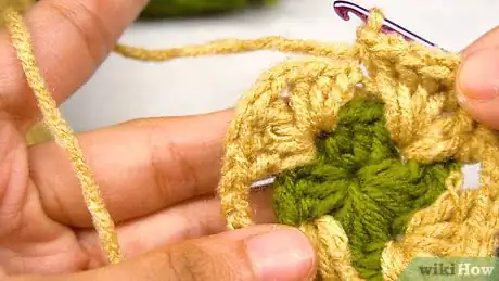 Imagen titulada Crochet a Baby Blanket Step 25