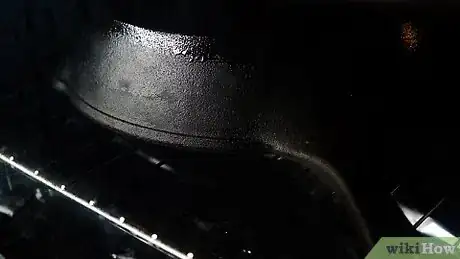 Imagen titulada Season Cast Iron Cookware Step 1