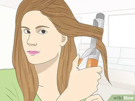 Imagen titulada Get Marilyn Monroe Curls Step 5