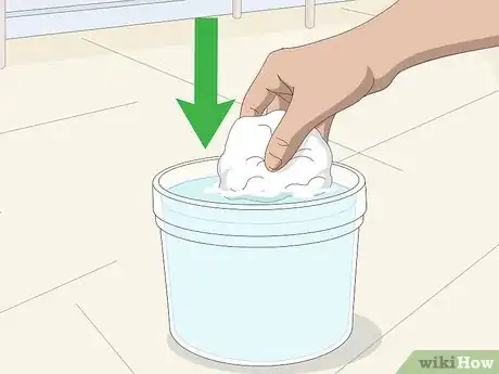 Imagen titulada Clean Grease Off Stainless Steel Step 2