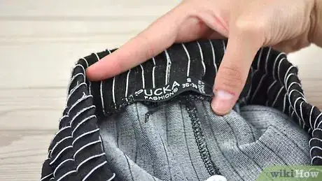 Imagen titulada Measure Your Inseam Step 2