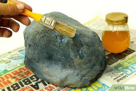 Imagen titulada Make Fake Rocks with Concrete Step 14