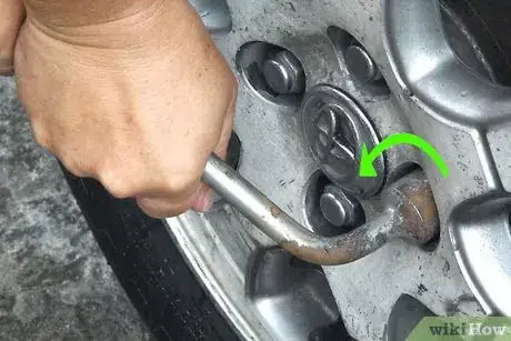 Imagen titulada Patch a Tire Step 8