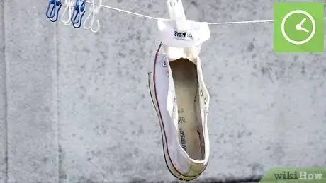 Imagen titulada Clean White Converse Step 6