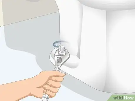 Imagen titulada Retrieve an Item That Was Flushed Down a Toilet Step 13