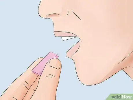Imagen titulada Cover the Smell of a Cigarette Step 1