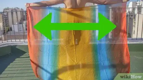 Imagen titulada Tie a Sarong Step 4