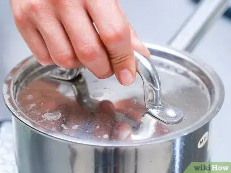 Imagen titulada Get Caramel off Pots and Pans Step 23