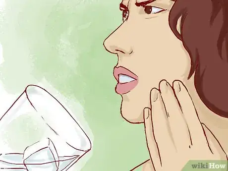Imagen titulada Treat a Broken Tooth Step 2