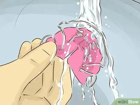 Imagen titulada Clean Your Retainer Step 14