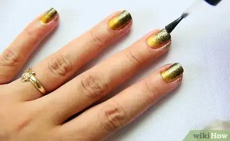 Imagen titulada Do Ombre Nails Step 11