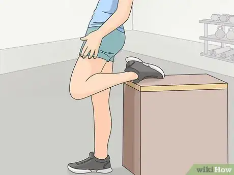 Imagen titulada Stretch Thigh Muscles Step 3