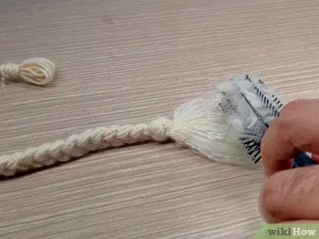 Imagen titulada Make a Tail Step 16