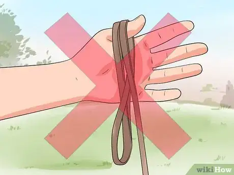 Imagen titulada Survive on a Runaway Horse Step 13