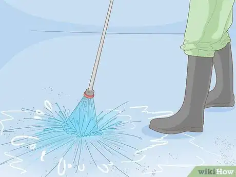 Imagen titulada Paint a Pool Step 9