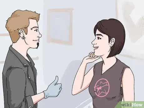 Imagen titulada Take a Tragus Piercing Out Step 10