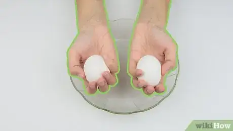 Imagen titulada Break an Egg Step 5