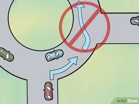 Imagen titulada Navigate a Roundabout Step 9