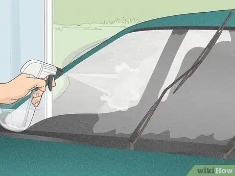 Imagen titulada Clean a Glass Windshield Step 18