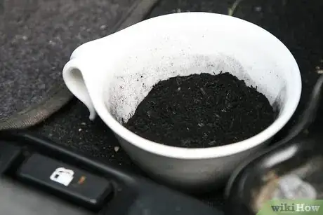 Imagen titulada Get Rid of Tobacco Odors in Cars Step 14