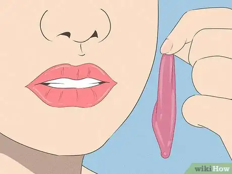 Imagen titulada Use a Collagen Lip Mask Step 7