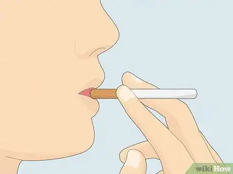 Imagen titulada Light a Cigarette Step 1