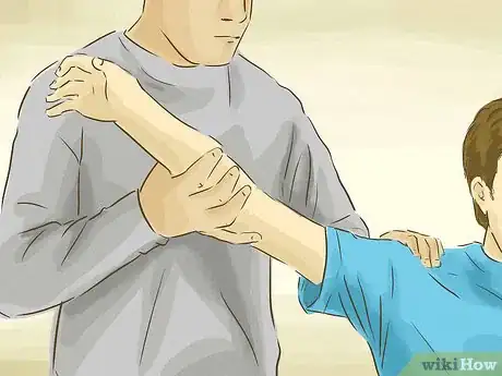 Imagen titulada Prevent Shoulder Dislocation Step 17