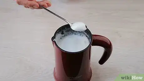 Imagen titulada Make Cappuccino Foam Step 6
