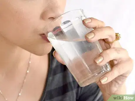 Imagen titulada Improve Your Facial Skin Step 11