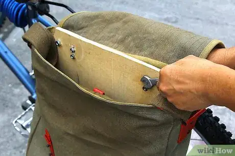 Imagen titulada Make a Bicycle Saddle Bag Step 12