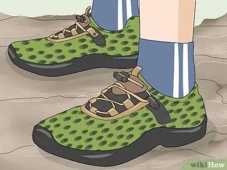 Imagen titulada Dress for Hiking Step 18