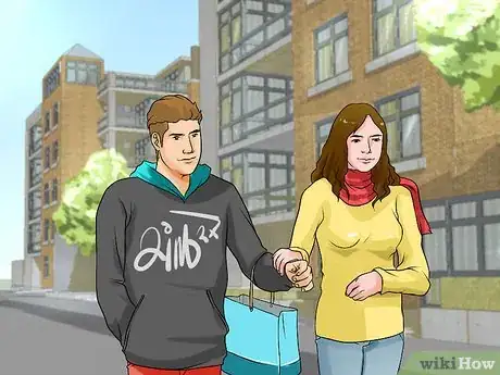 Imagen titulada Be Sweet to Your Girlfriend Step 8