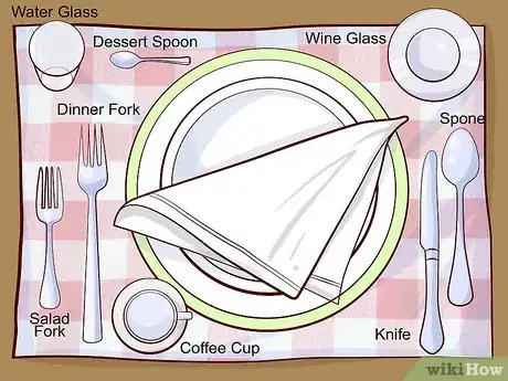 Imagen titulada Set a Dinner Table Step 5