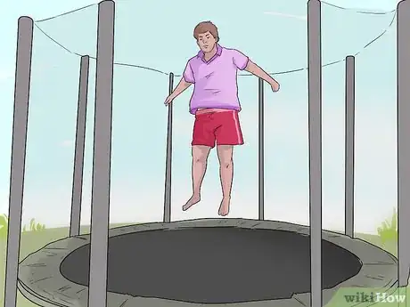 Imagen titulada Flip on the Trampoline Step 7