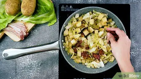 Imagen titulada Cook Cabbage and Potatoes Step 7