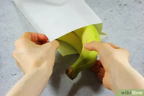 Imagen titulada Make Bananas Ripen Faster Step 1