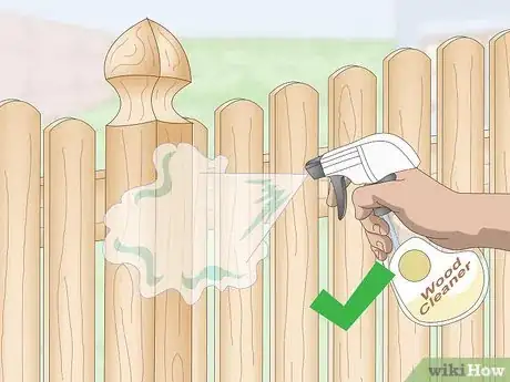 Imagen titulada Clean a Wood Fence Step 12