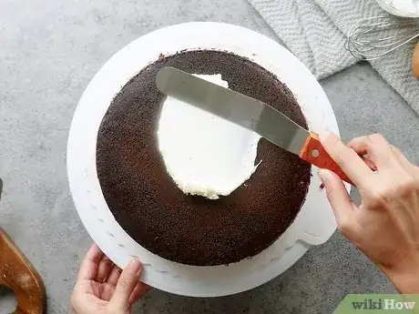 Imagen titulada Make a Layer Cake Step 14