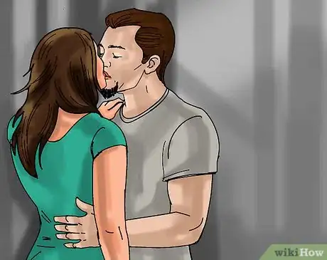Imagen titulada Give a Girl a Kiss She Will Never Forget Step 4