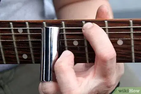 Imagen titulada Use a Guitar Slide Step 12