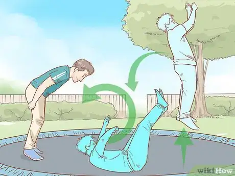 Imagen titulada Do Trampoline Tricks Step 7