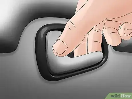 Imagen titulada React if a Power Line Falls on Your Car Step 7