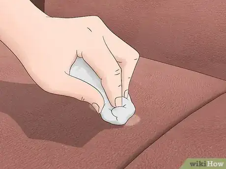 Imagen titulada Get Rid of Bleach Stains Step 17