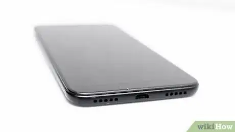Imagen titulada Clean a Phone Speaker Step 1