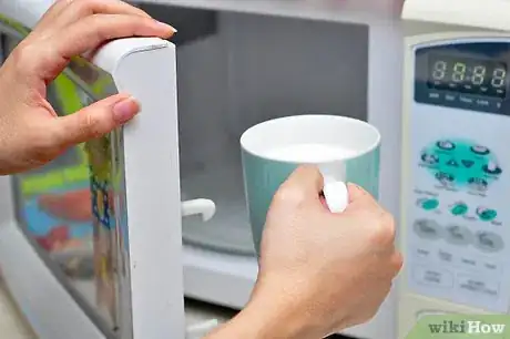 Imagen titulada Heat Milk Using a Microwave Step 2