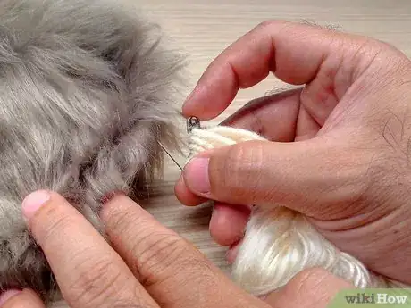 Imagen titulada Make a Tail Step 27